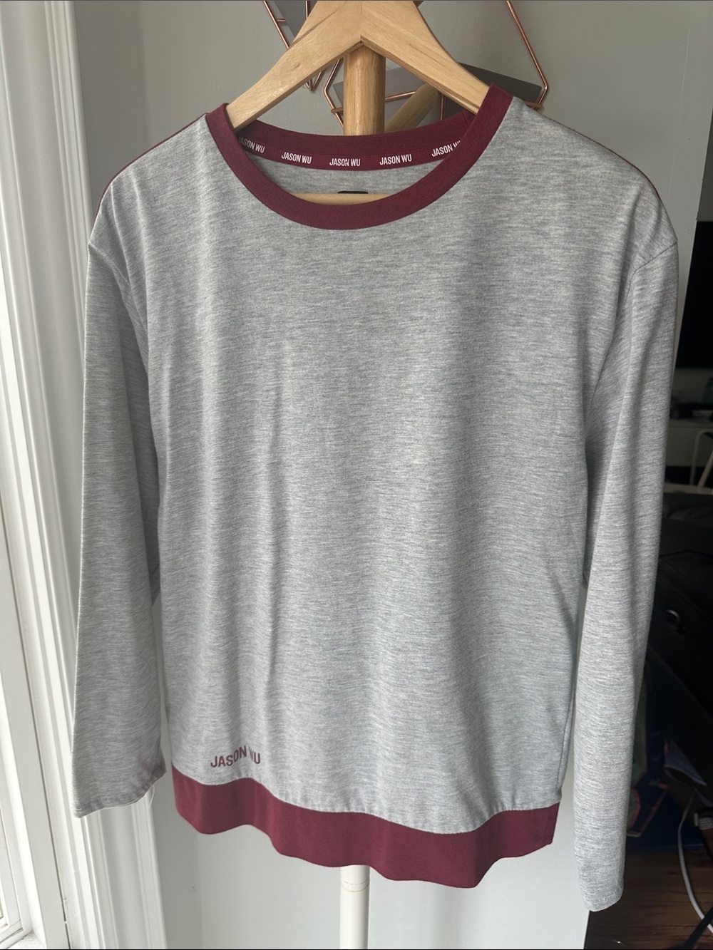 Jason Wu x EVA Air Light Gray Long Sleeve T-Shirt Top Shirt Maroon Size Medium